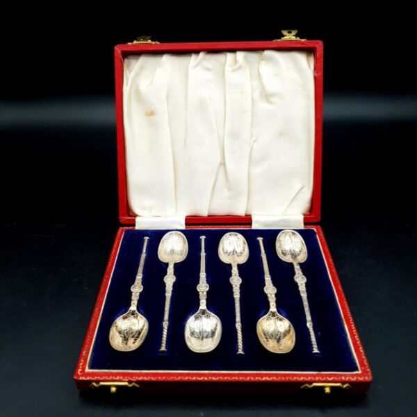 Six Saunders & Shepherd silver Royal Anointing Spoons in fitted case