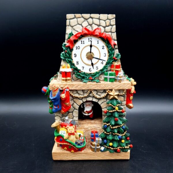 Vintage Avon musical Santa fireplace Christmas pendulum clock